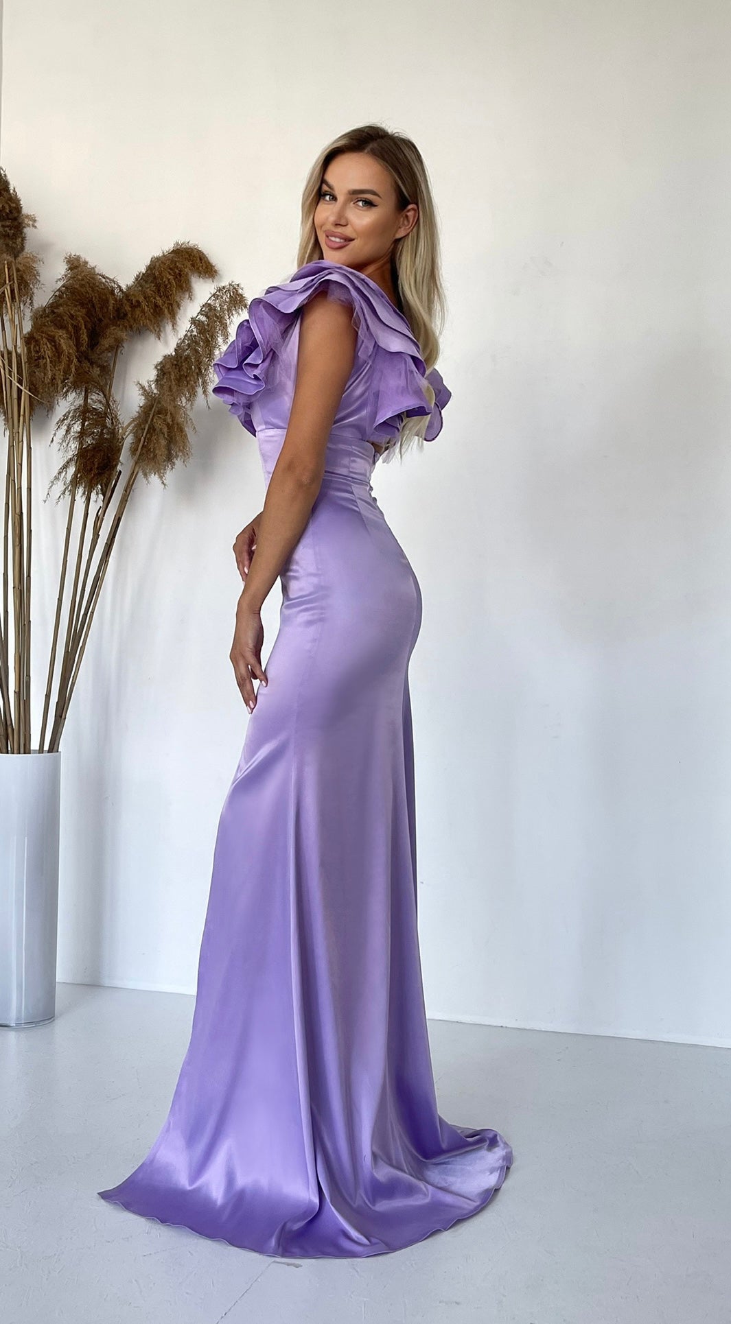 elegant white mermaid maxi dress