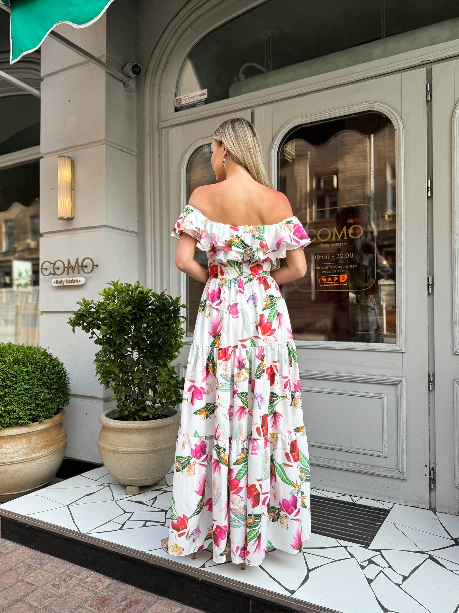 Romantic off-shoulder floral 